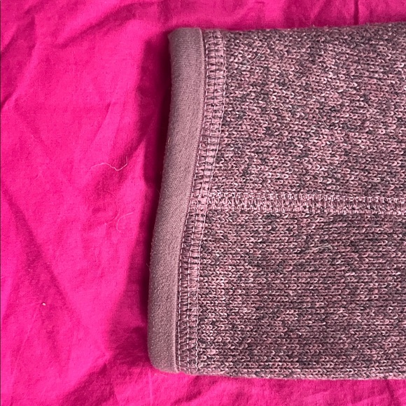 Patagonia Women’s 1/4 zip Heathered Purple Fleece Pullover - Picture 5 of 8